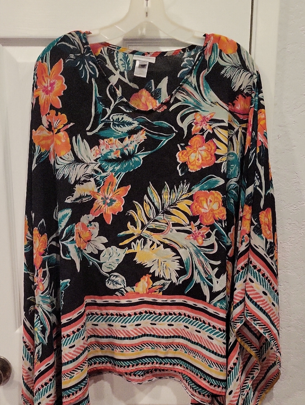 Avenue Black Floral, Light Weight Cover - Picture 1 of 4